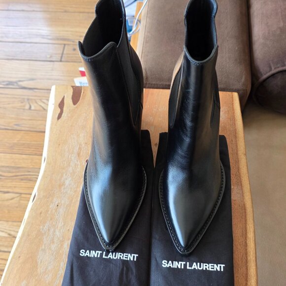 Saint Laurent Theo Chelsea Ankle Booties in Smooth Leather NWOT - Picture 2 of 10